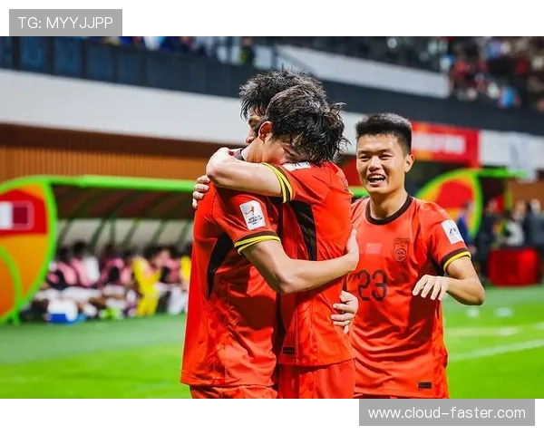 国足逆转取胜晋级亚洲区决赛圈全场鏖战展现顽强拼搏精神