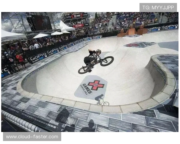 极限运动会精彩回顾成都街舞队展现卓越技术与激情表演